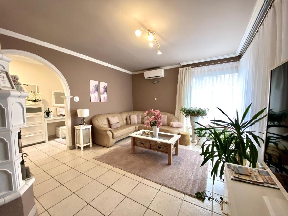 Do-Ti Apartmanhaz بالاتوليلّي المظهر الخارجي الصورة