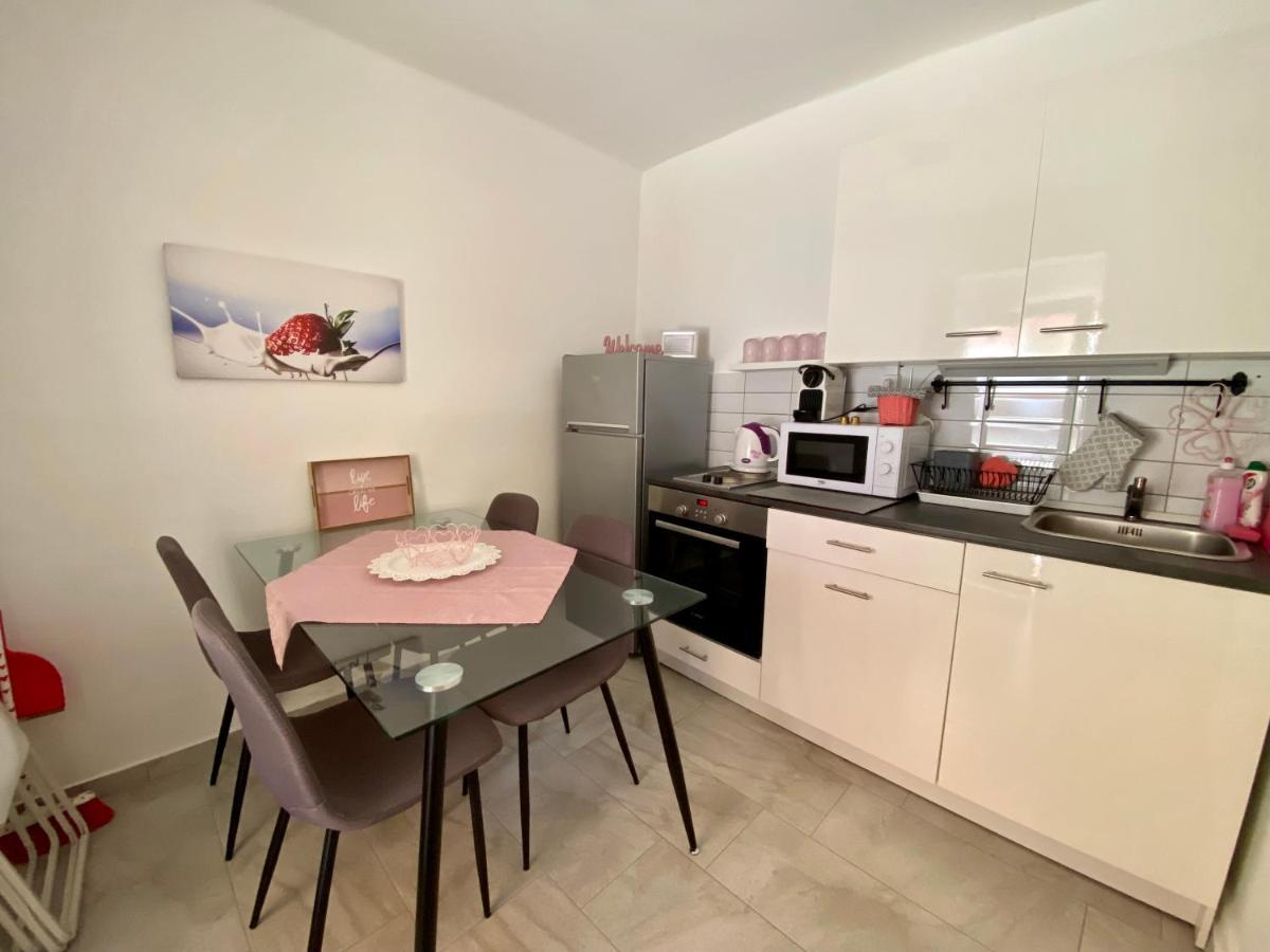 Do-Ti Apartmanhaz بالاتوليلّي المظهر الخارجي الصورة